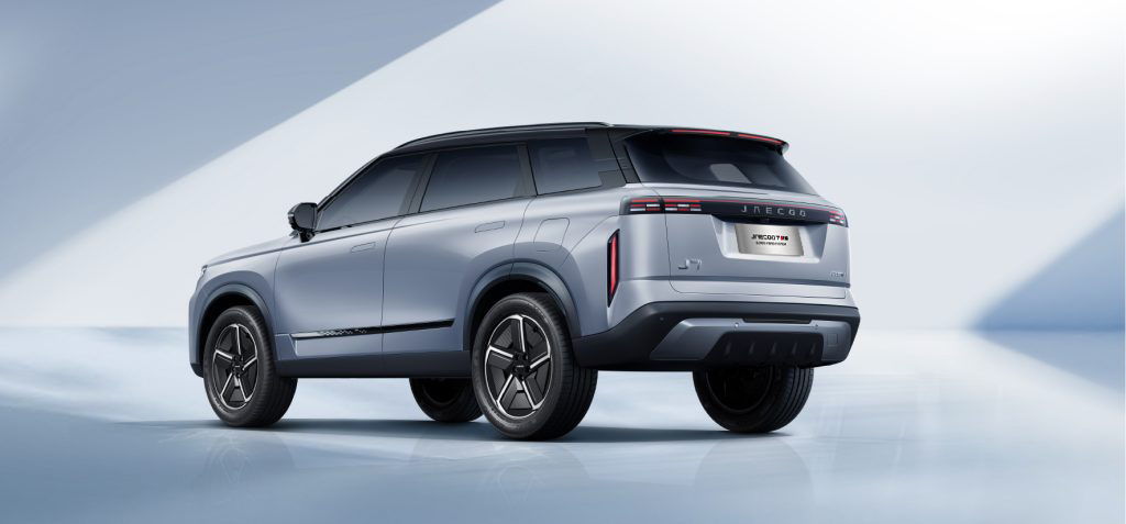 MÁS ALLÁ DE LO CLÁSICO